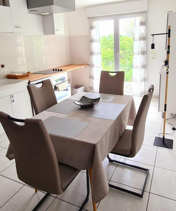 Gite De 70M² Avec Vue Sur Le Massif Du Pilat Clonas-sur-Vareze Luaran gambar